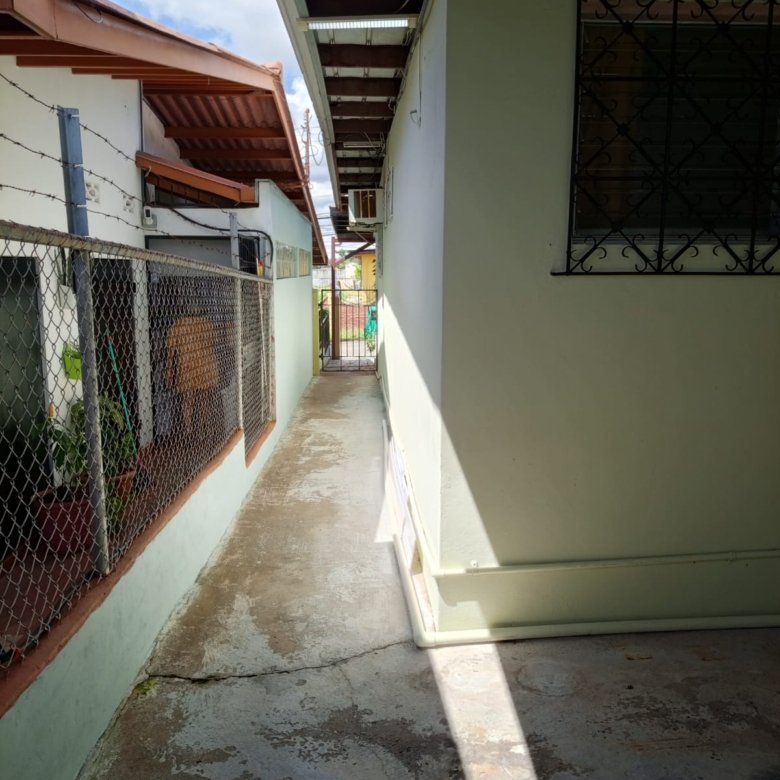Cerro Viento: Apartamento de Planta Baja, con Patio