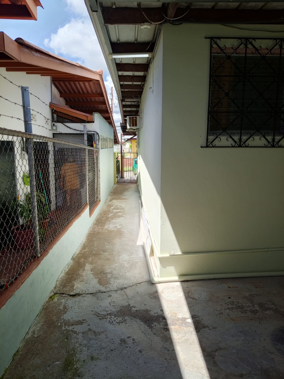 Cerro Viento: Apartamento de Planta Baja, con Patio