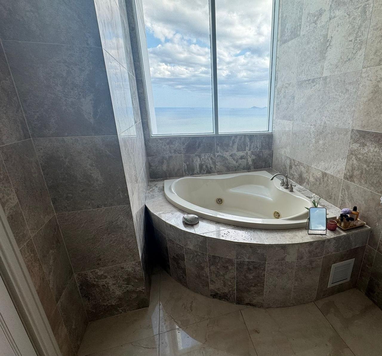 Frente al Mar en Costa del Este: Vitri, lujoso Pent-House de piso completo