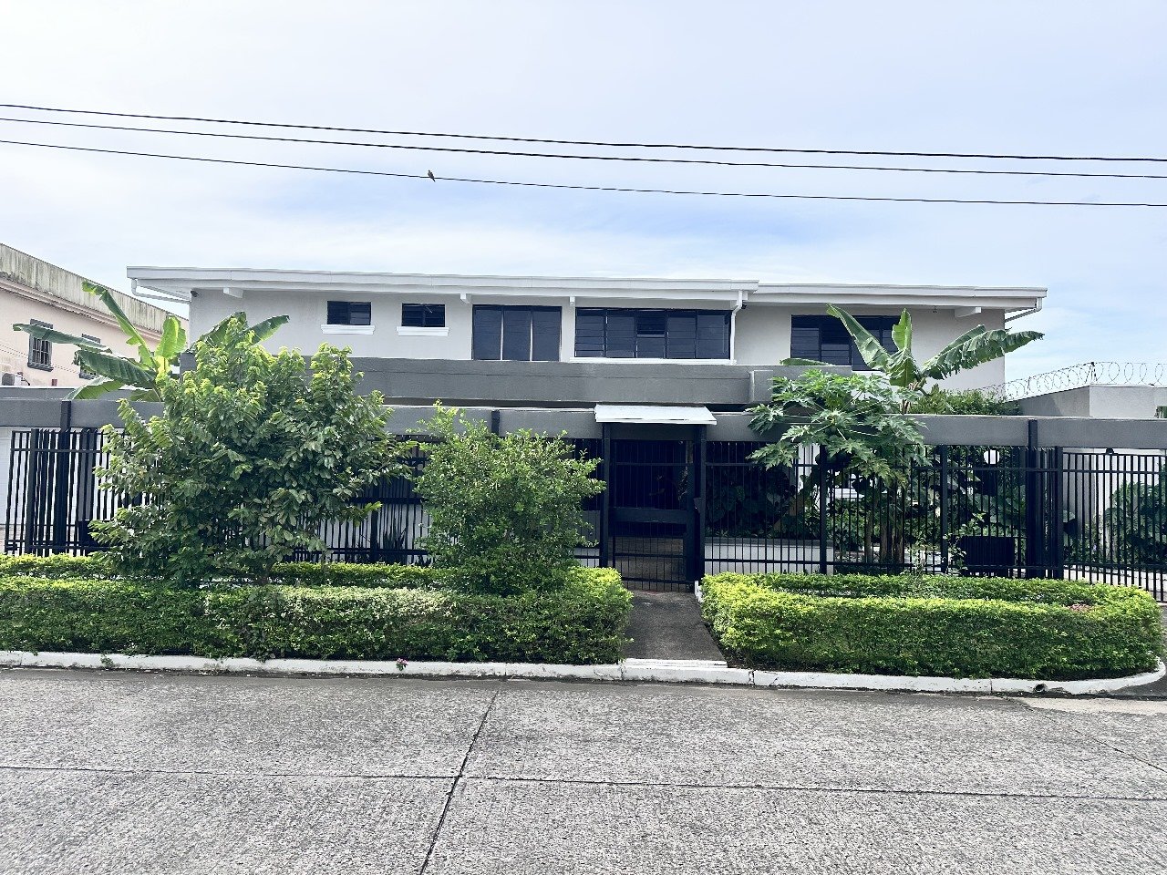 El Dorado / Betania: Town Home con Piscina y Paneles Solares, 3 Recámaras
