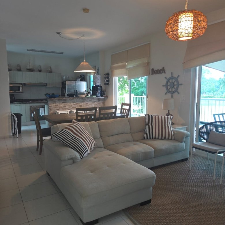 Playa Santa Clara, Bijao Frente a Campo de Golf y vista al Lago: Apartamento Amoblado de 3 habitaciones