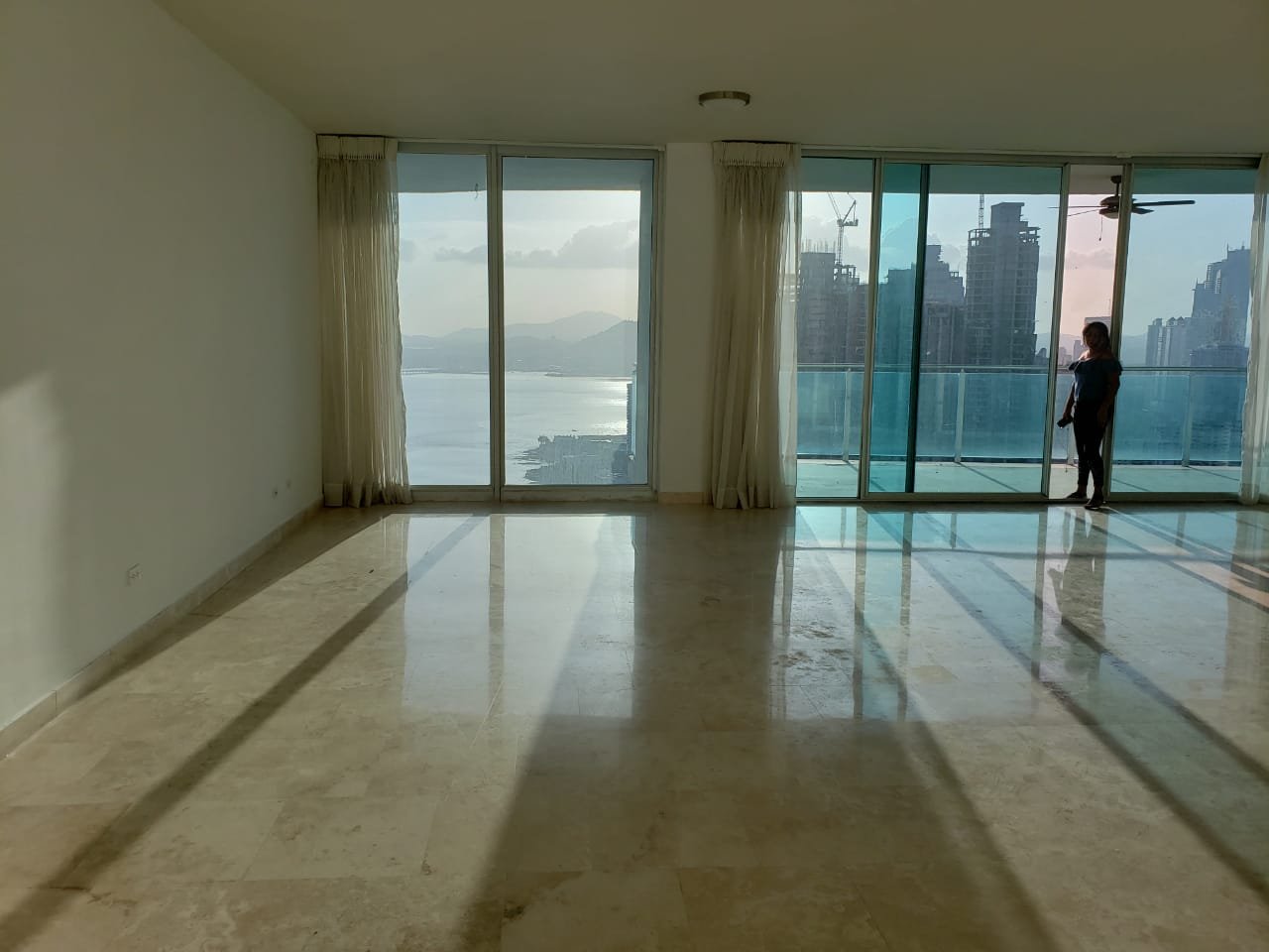 Punta Pacifica, Vista al Mar: Aquamare, Torre de Lujo, Apartamento de 3 Habitaciones