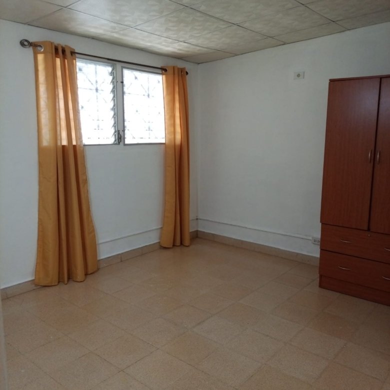 Cerro Viento: Apartamento de Planta Baja, con Patio