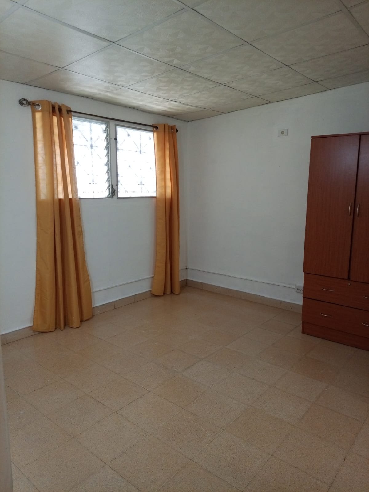 Cerro Viento: Apartamento de Planta Baja, con Patio
