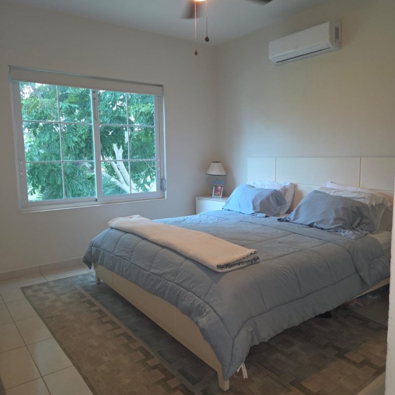 Playa Santa Clara, Bijao Frente a Campo de Golf y vista al Lago: Apartamento Amoblado de 3 habitaciones